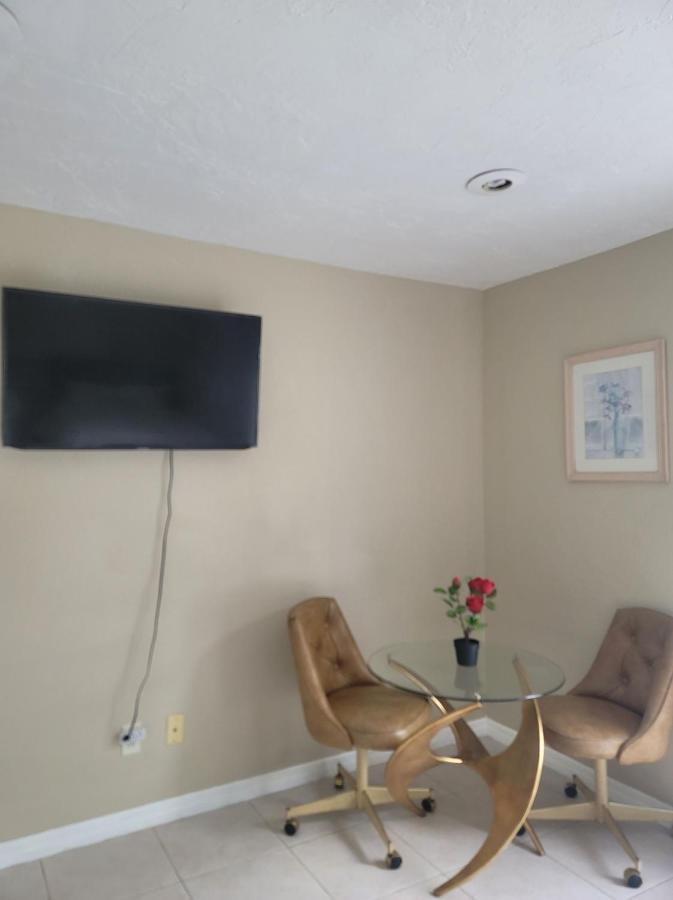 Entire Guesthouse 5 Mins To Siesta Key & Downtown Sarasota Zewnętrze zdjęcie